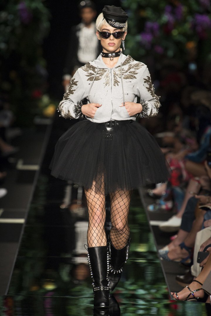 Moschino（莫斯其诺）2025米兰时装周时装秀