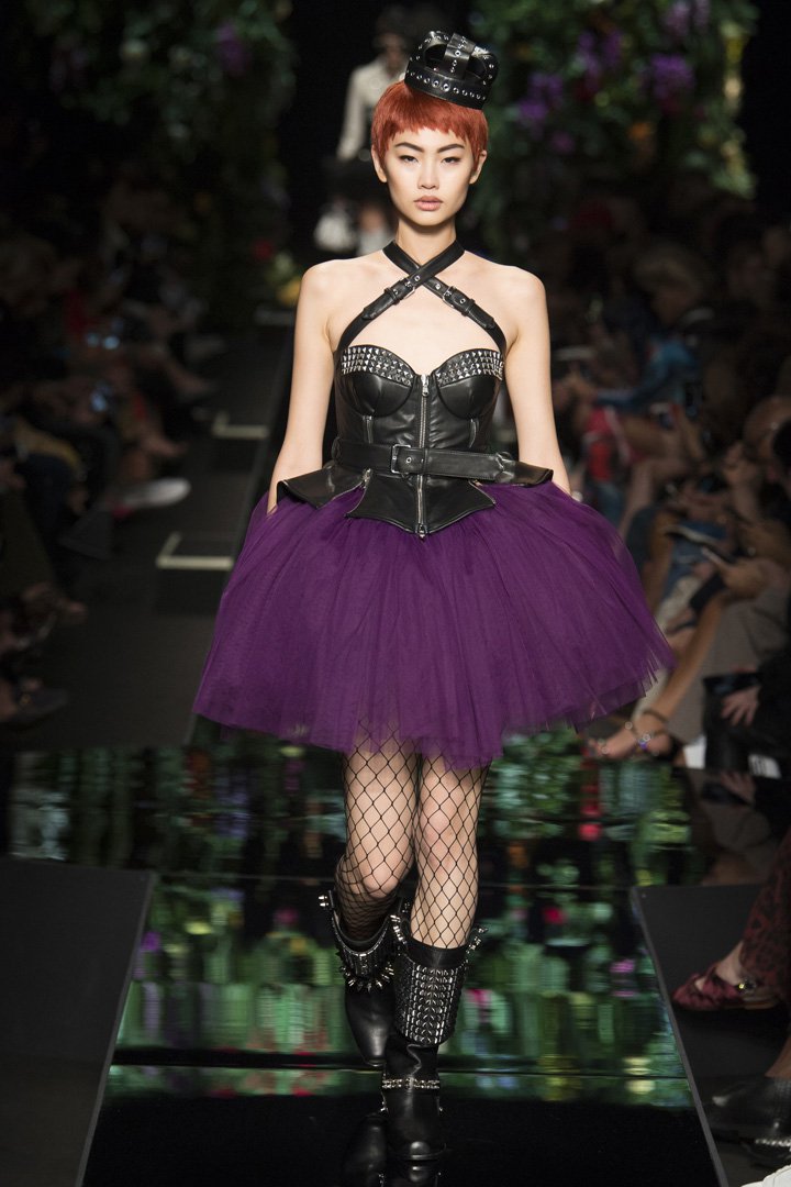 Moschino（莫斯其诺）2025米兰时装周时装秀