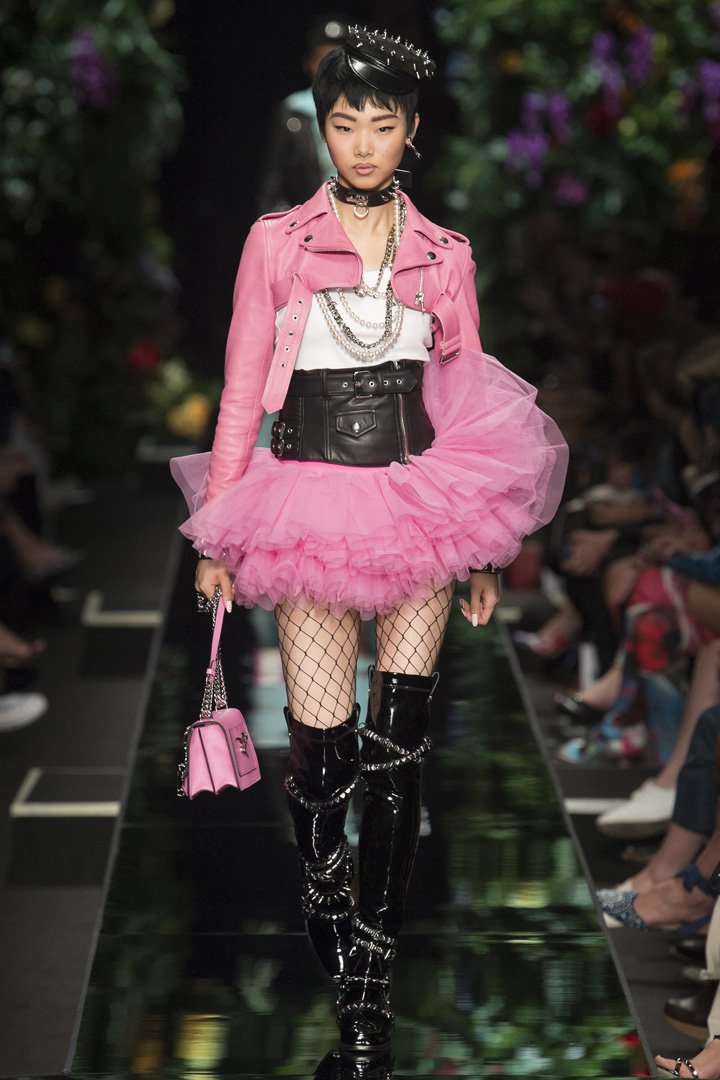Moschino（莫斯其诺）2025米兰时装周时装秀