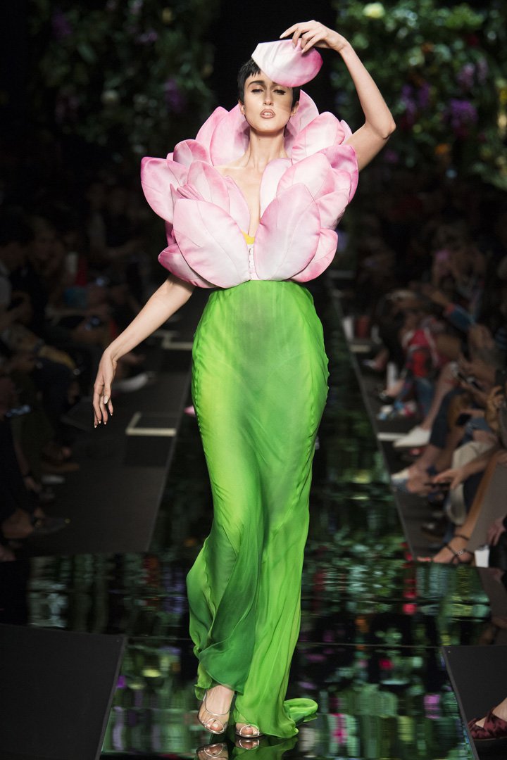 Moschino（莫斯其诺）2025米兰时装周时装秀