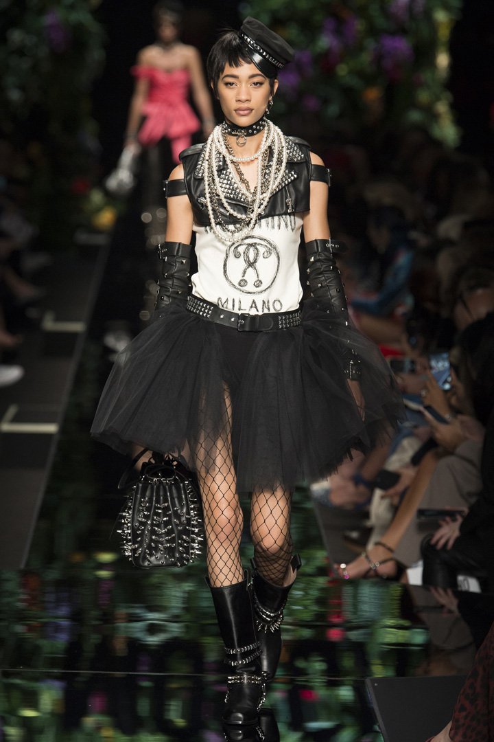 Moschino（莫斯其诺）2025米兰时装周时装秀