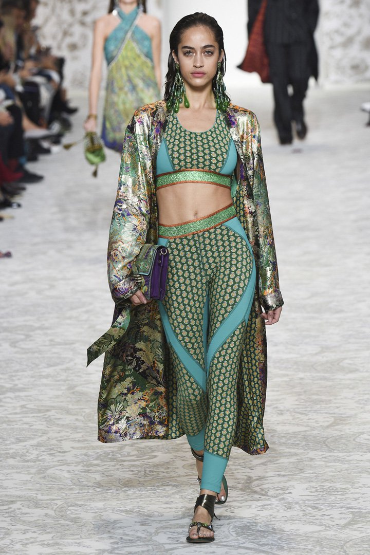 Etro（艾特罗）2025米兰时装周时装秀