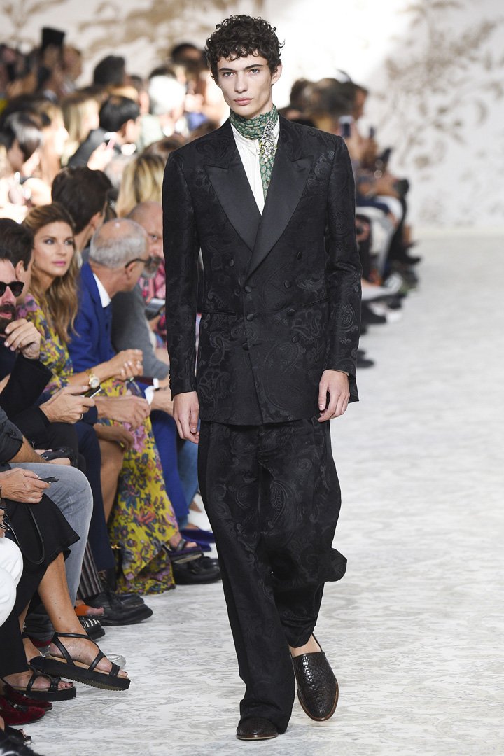 Etro（艾特罗）2025米兰时装周时装秀