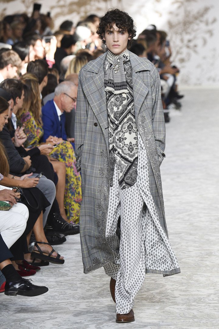 Etro（艾特罗）2025米兰时装周时装秀