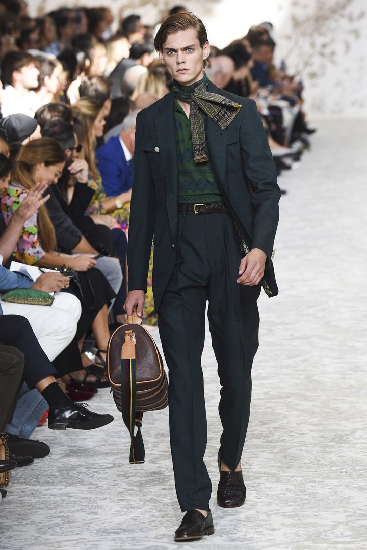 Etro（艾特罗）2025米兰时装周时装秀