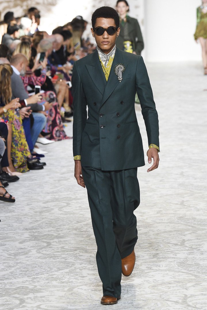 Etro（艾特罗）2025米兰时装周时装秀