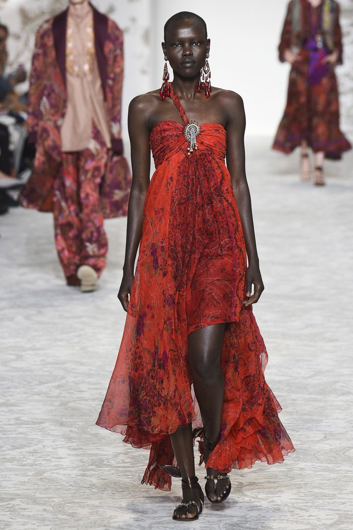 Etro（艾特罗）2025米兰时装周时装秀