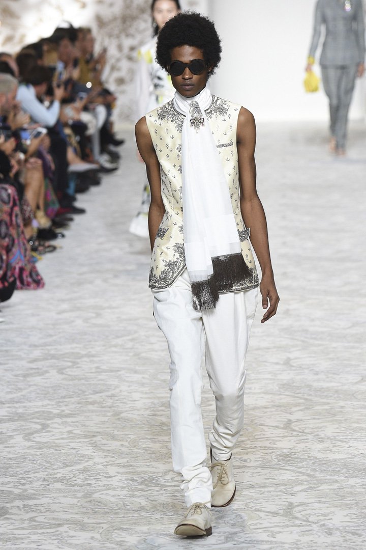 Etro（艾特罗）2025米兰时装周时装秀