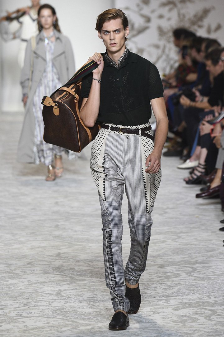 Etro（艾特罗）2025米兰时装周时装秀
