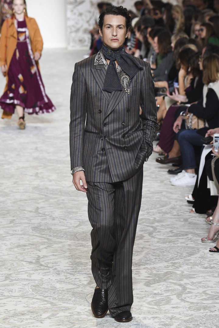 Etro（艾特罗）2025米兰时装周时装秀