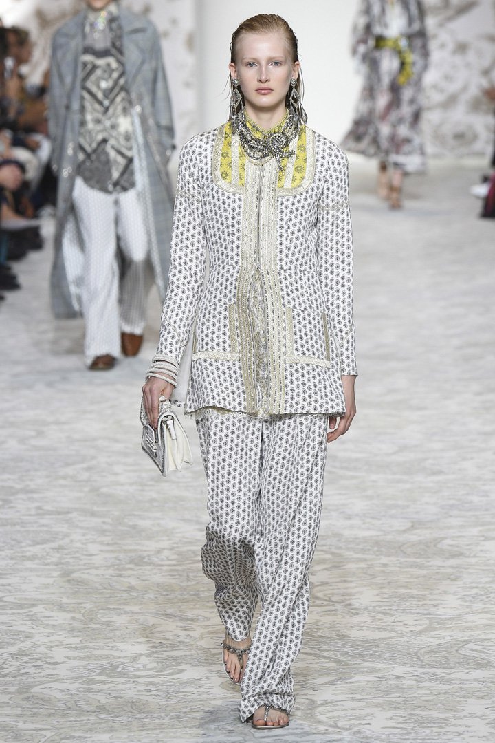 Etro（艾特罗）2025米兰时装周时装秀