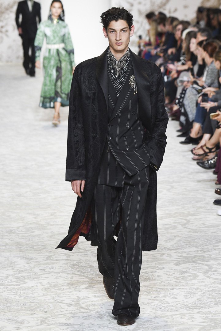 Etro（艾特罗）2025米兰时装周时装秀