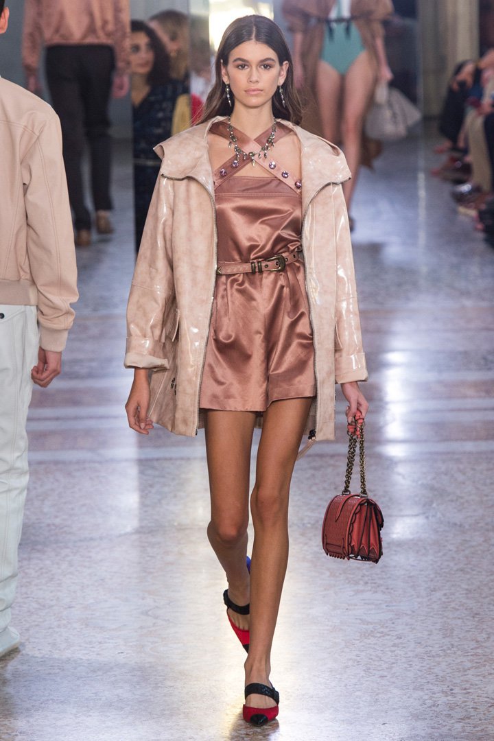 Bottega Veneta 2025米兰时装周时装秀