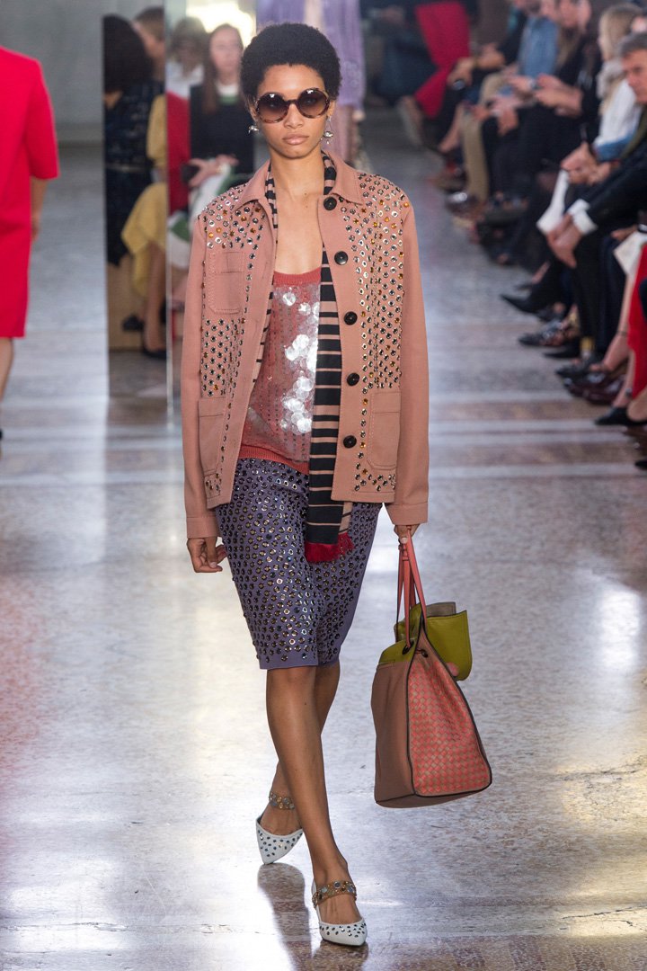 Bottega Veneta 2025米兰时装周时装秀