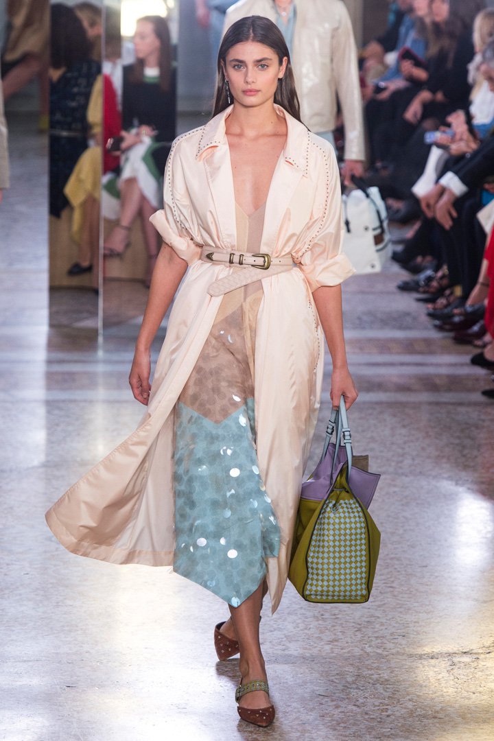 Bottega Veneta 2025米兰时装周时装秀