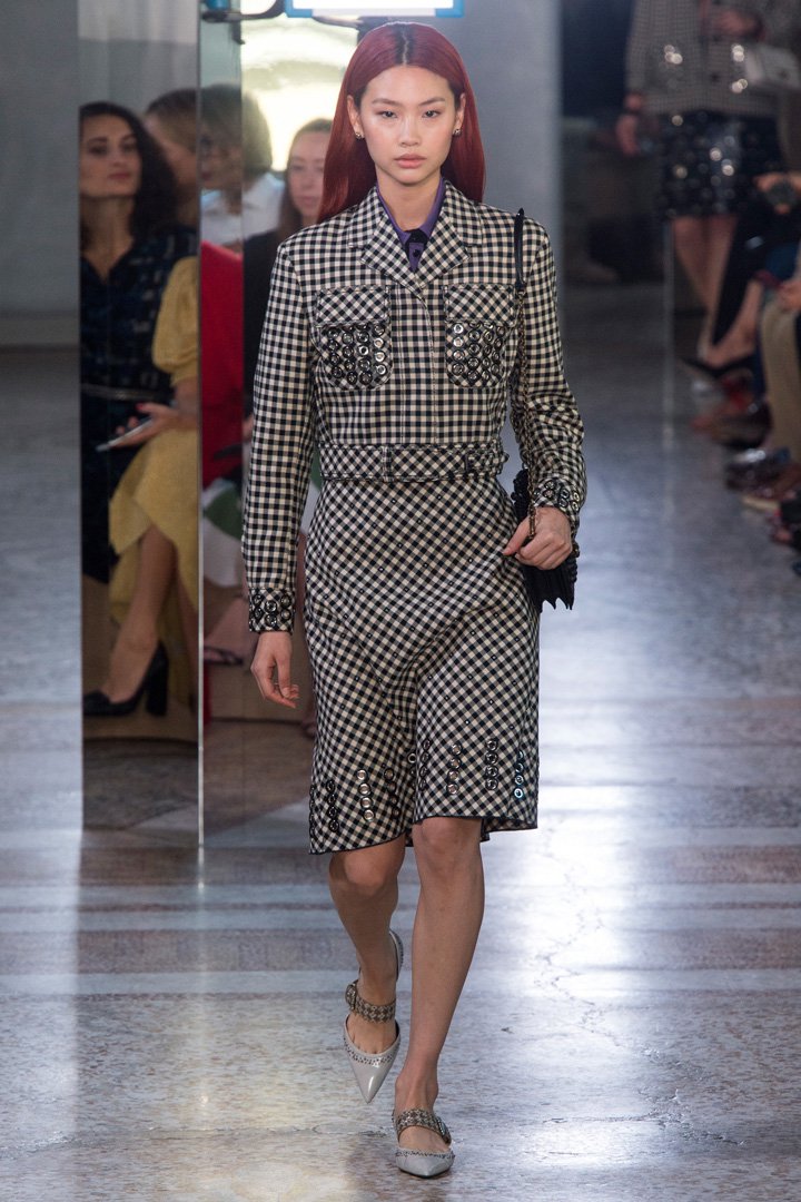 Bottega Veneta 2025米兰时装周时装秀