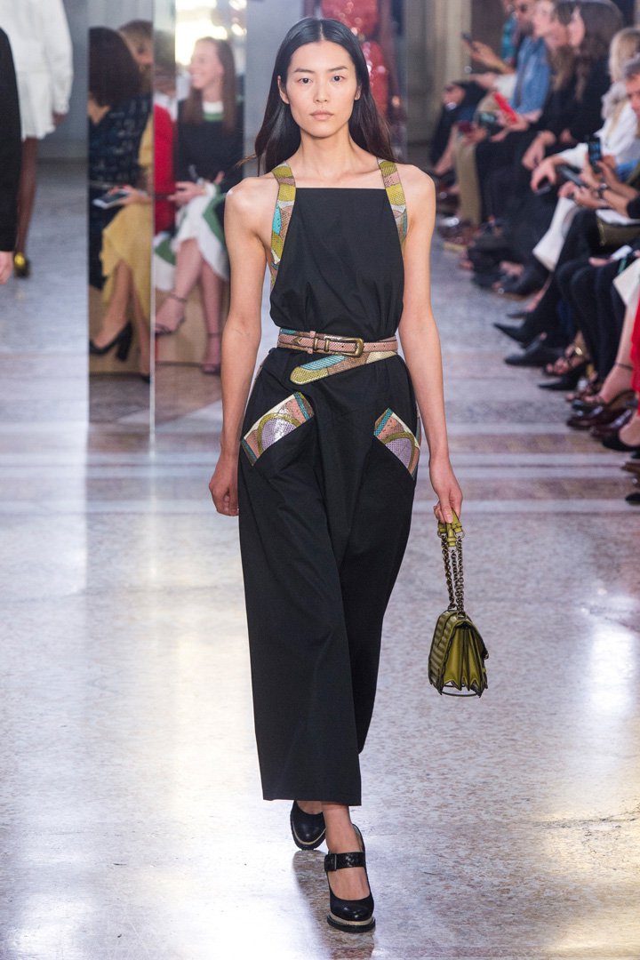 Bottega Veneta 2025米兰时装周时装秀