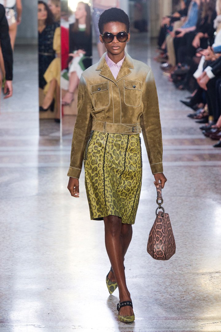 Bottega Veneta 2025米兰时装周时装秀