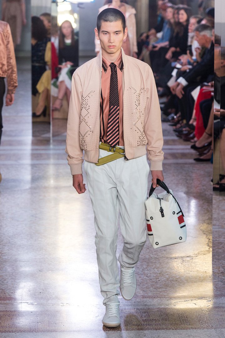 Bottega Veneta 2025米兰时装周时装秀