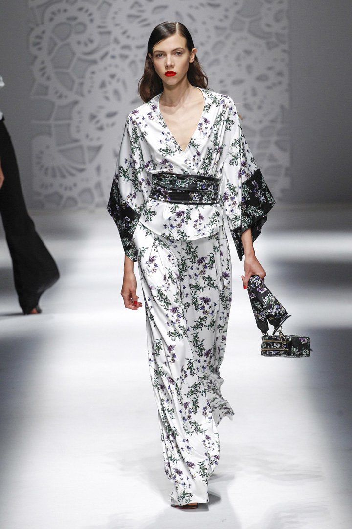 Blumarine（蓝色情人）2025米兰时装周时装秀