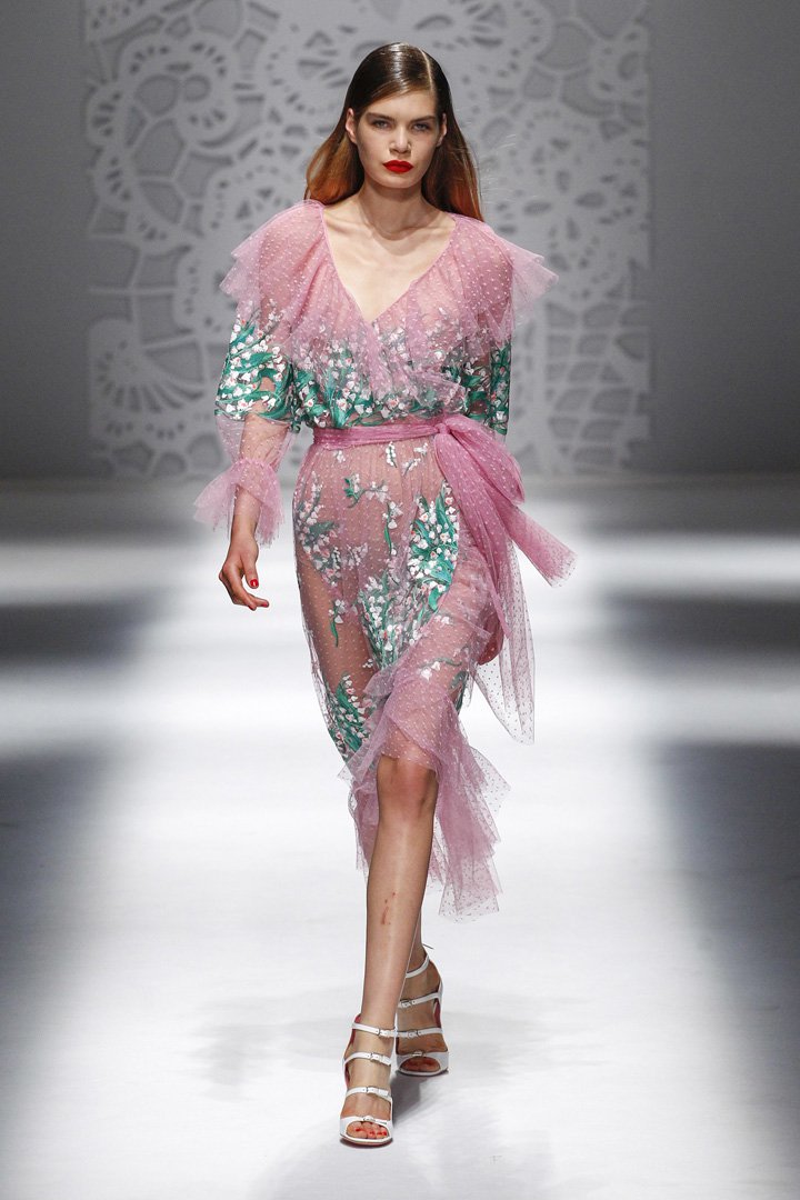 Blumarine（蓝色情人）2025米兰时装周时装秀