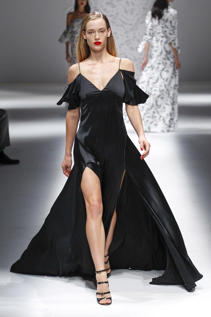 Blumarine（蓝色情人）2025米兰时装周时装秀