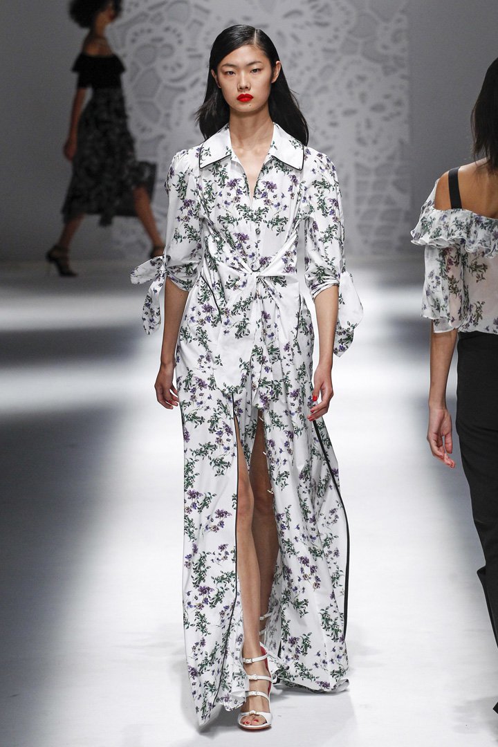 Blumarine（蓝色情人）2025米兰时装周时装秀