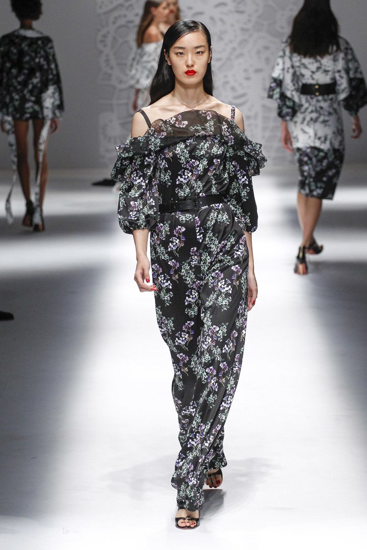 Blumarine（蓝色情人）2025米兰时装周时装秀