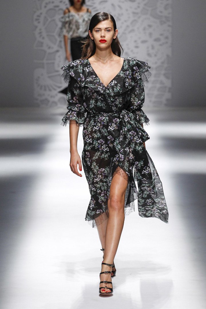 Blumarine（蓝色情人）2025米兰时装周时装秀