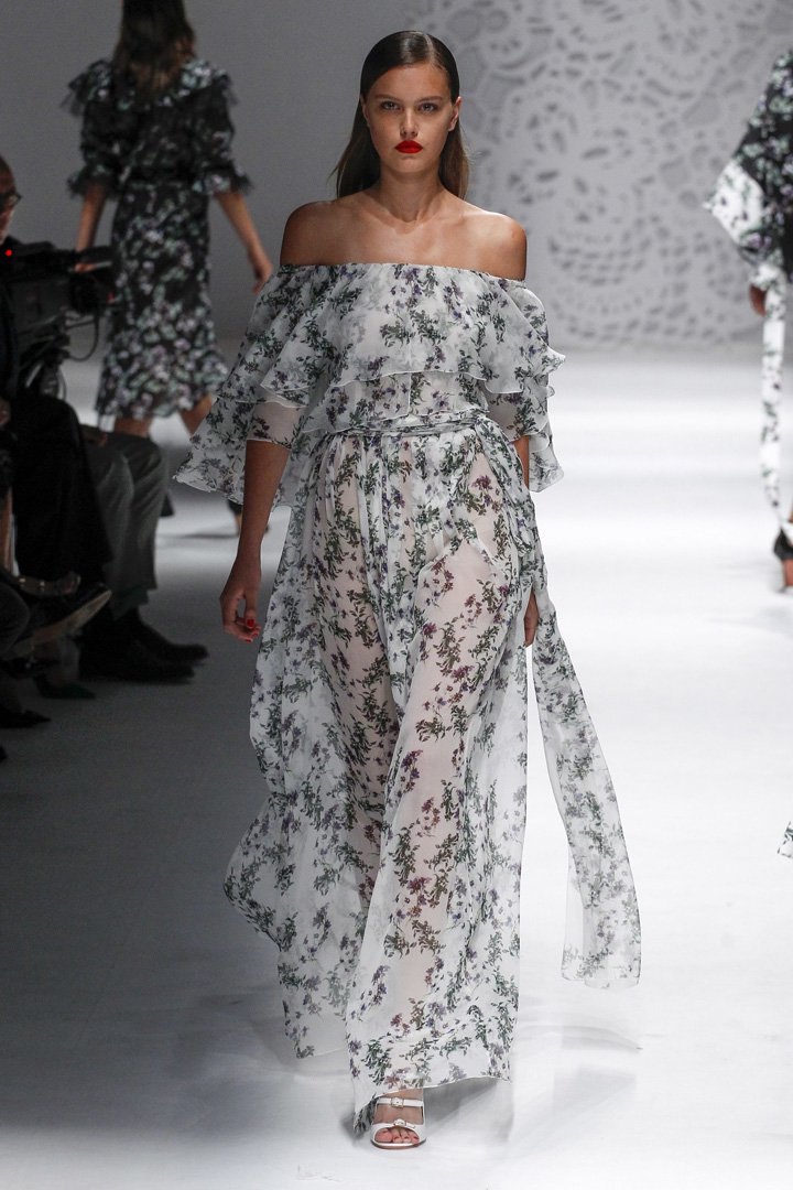 Blumarine（蓝色情人）2025米兰时装周时装秀