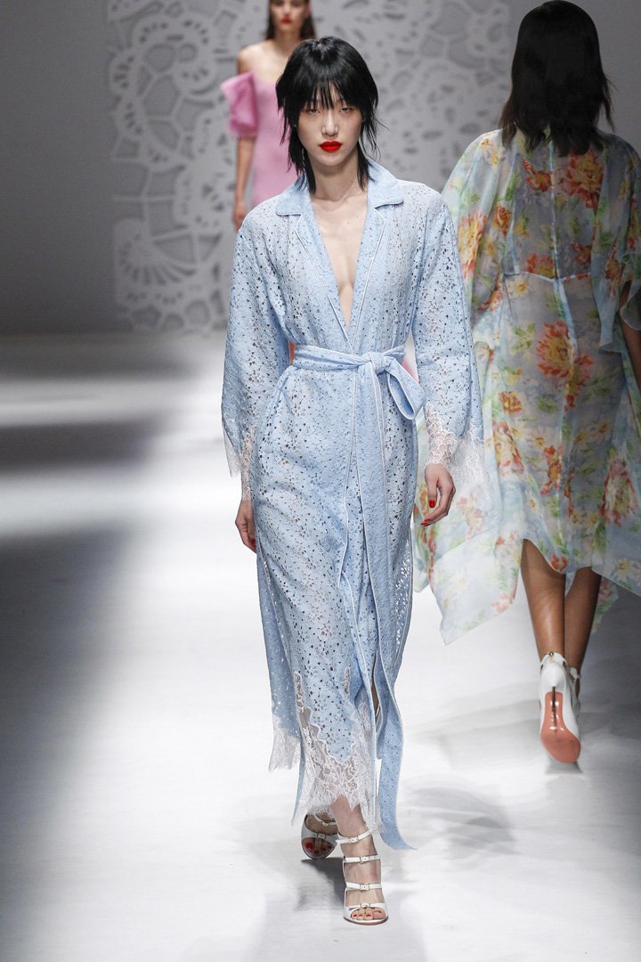 Blumarine（蓝色情人）2025米兰时装周时装秀