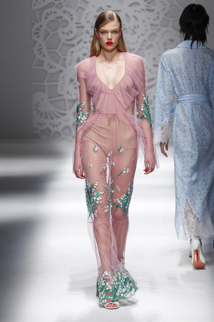Blumarine（蓝色情人）2025米兰时装周时装秀