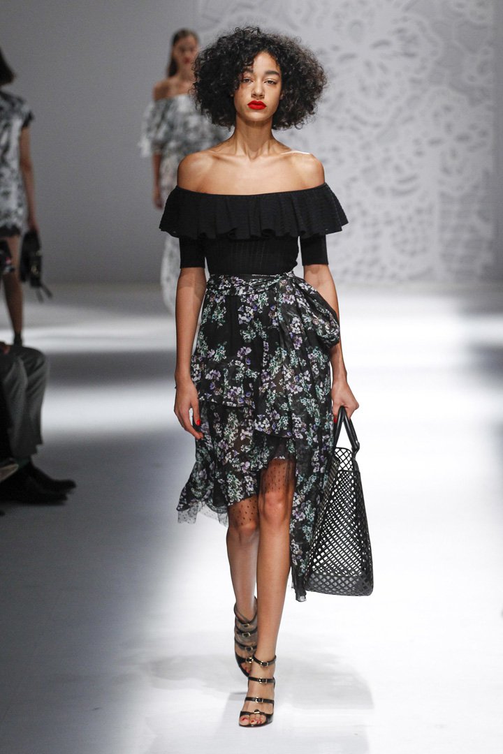 Blumarine（蓝色情人）2025米兰时装周时装秀