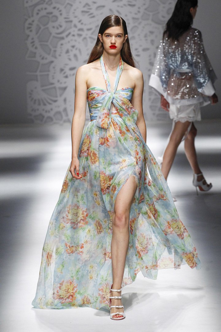 Blumarine（蓝色情人）2025米兰时装周时装秀
