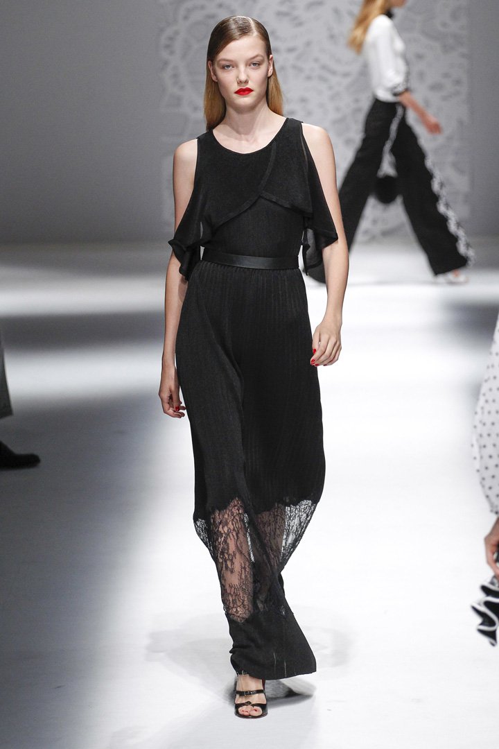 Blumarine（蓝色情人）2025米兰时装周时装秀