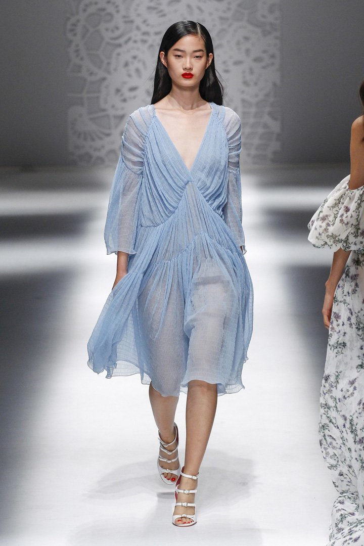 Blumarine（蓝色情人）2025米兰时装周时装秀