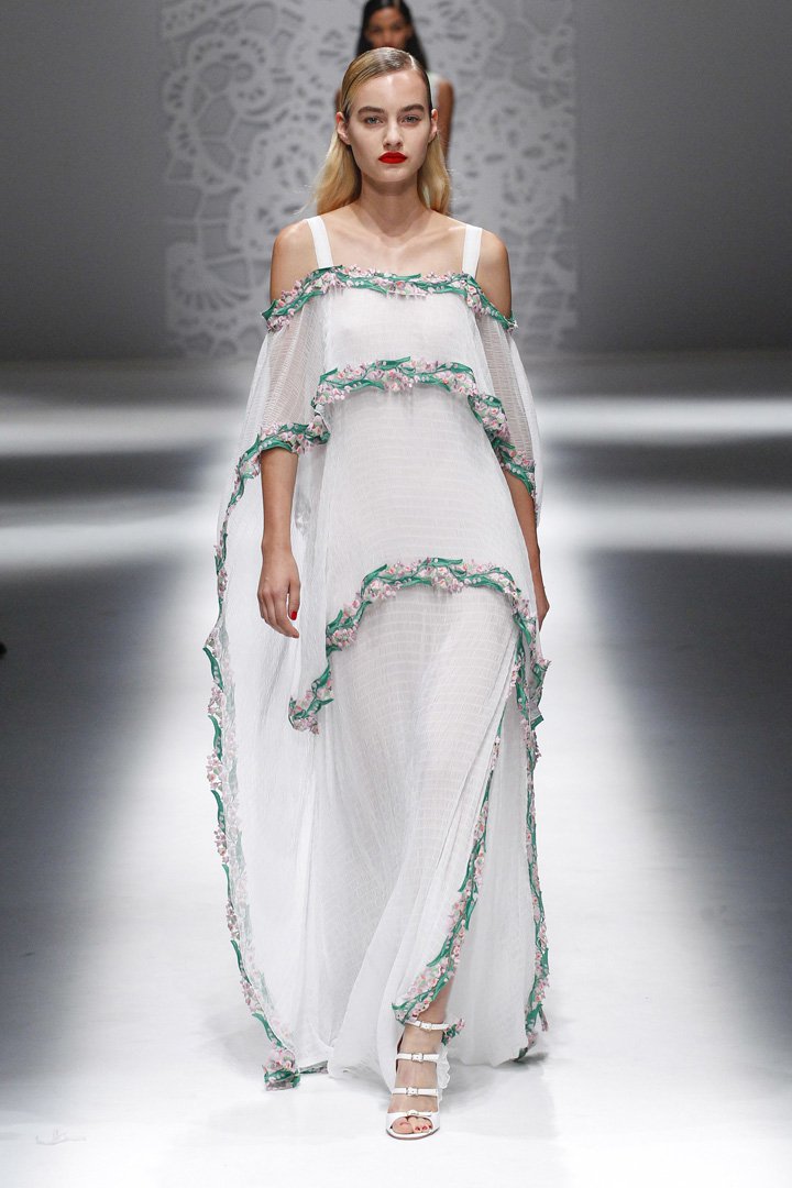 Blumarine（蓝色情人）2025米兰时装周时装秀