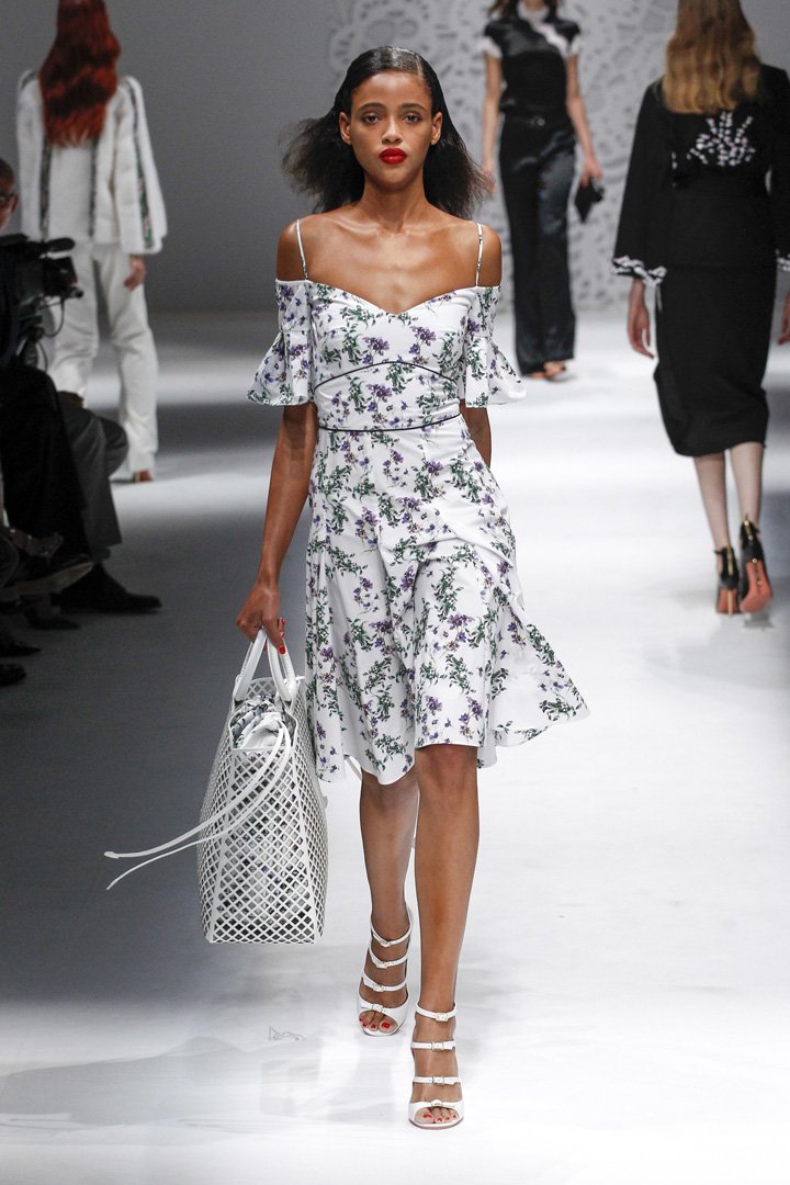 Blumarine（蓝色情人）2025米兰时装周时装秀