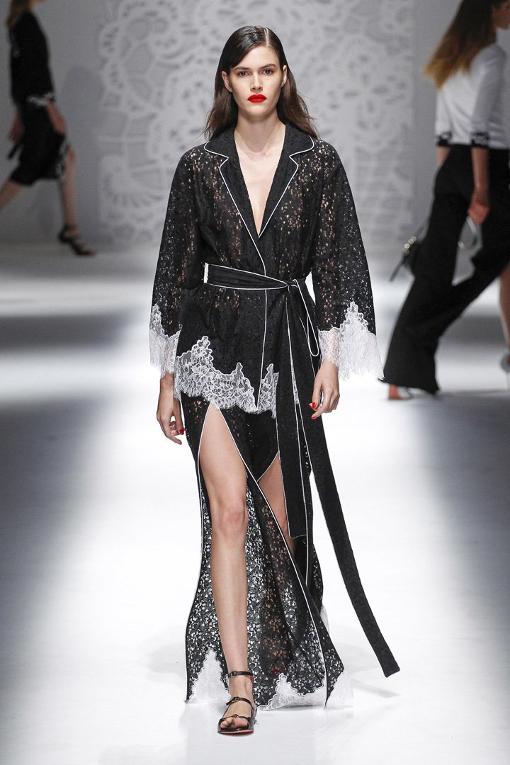 Blumarine（蓝色情人）2025米兰时装周时装秀