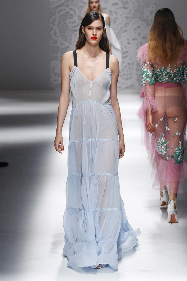 Blumarine（蓝色情人）2025米兰时装周时装秀
