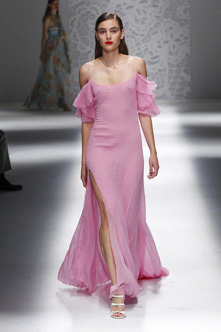 Blumarine（蓝色情人）2025米兰时装周时装秀