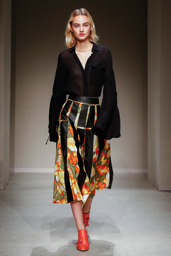 Trussardi 2025米兰时装周时装秀