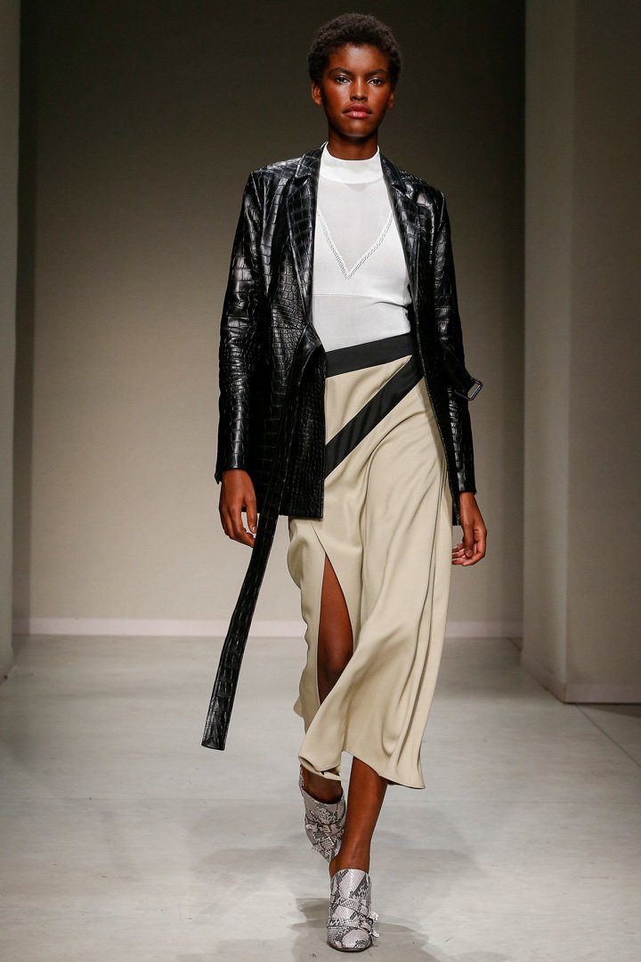 Trussardi 2025米兰时装周时装秀