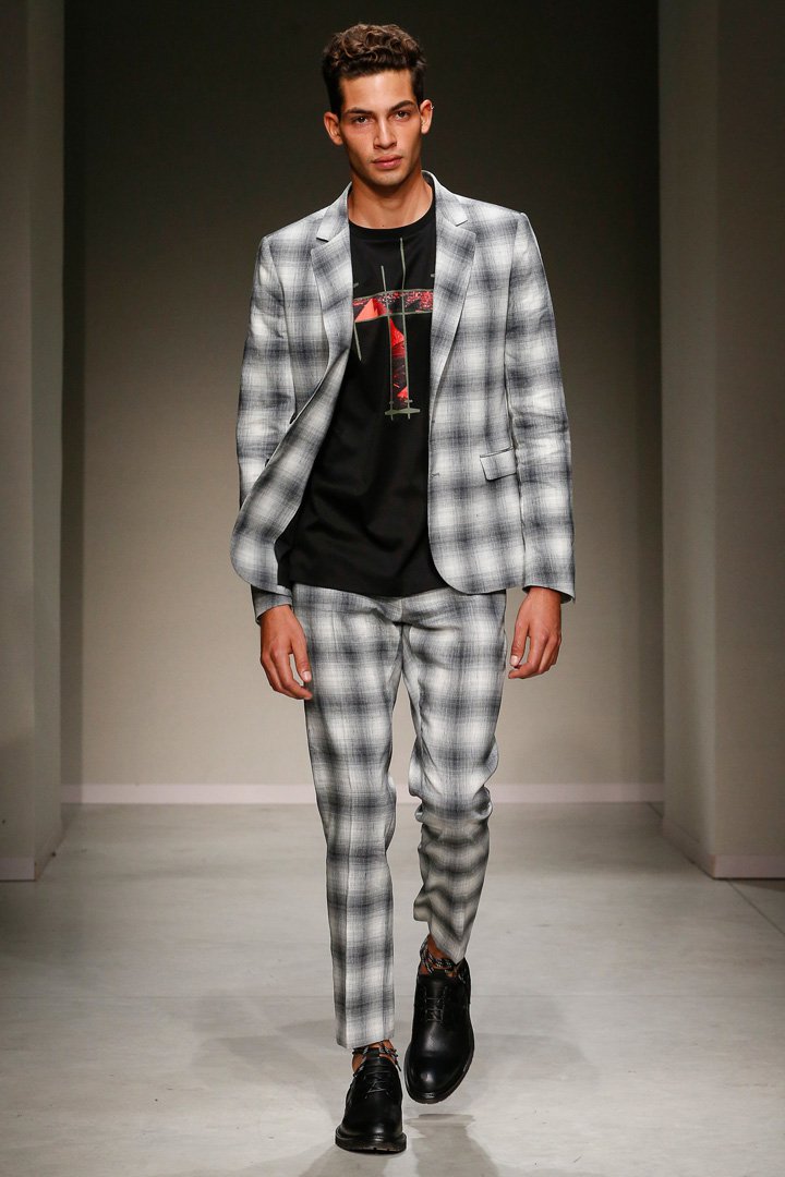 Trussardi 2025米兰时装周时装秀