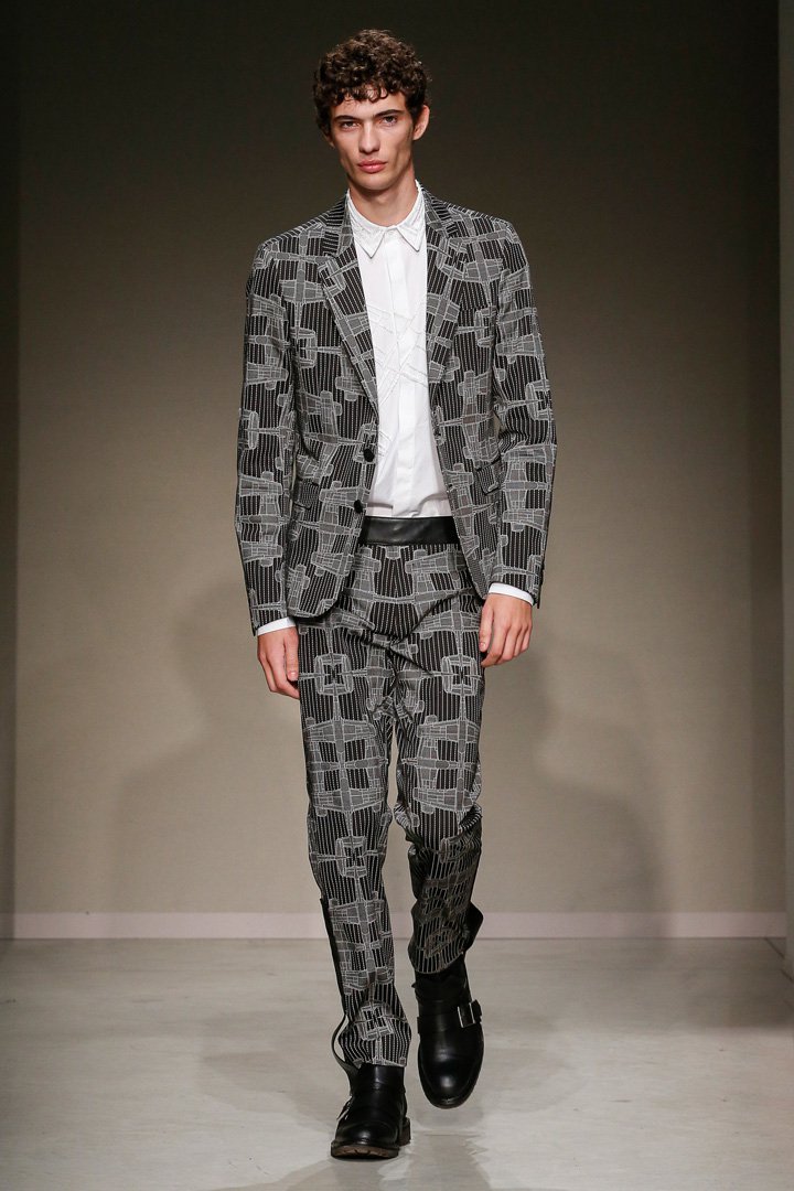 Trussardi 2025米兰时装周时装秀