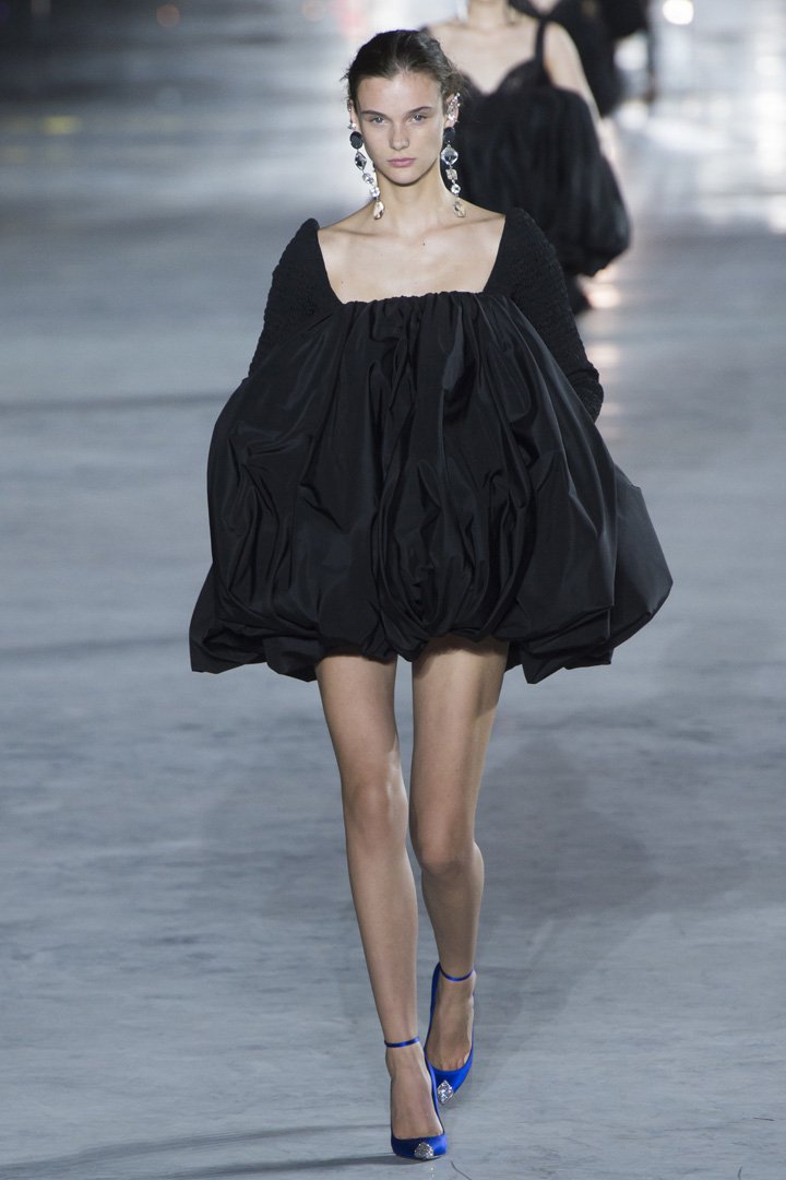 Saint Laurent（圣罗兰）2025巴黎时装周时装秀