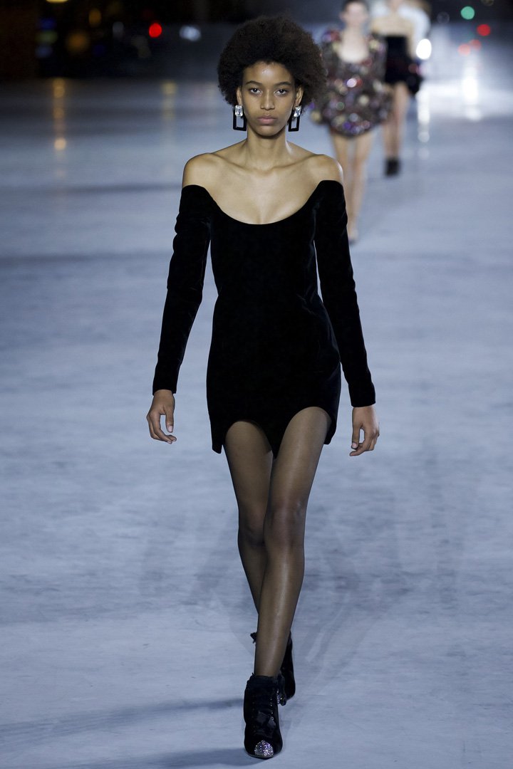 Saint Laurent（圣罗兰）2025巴黎时装周时装秀