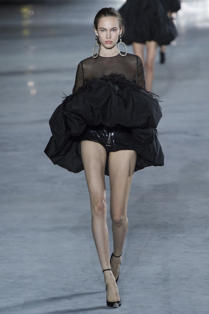 Saint Laurent（圣罗兰）2025巴黎时装周时装秀