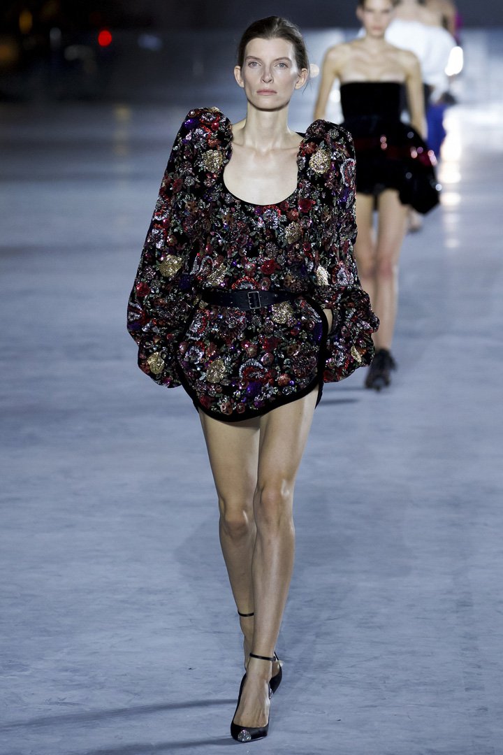 Saint Laurent（圣罗兰）2025巴黎时装周时装秀