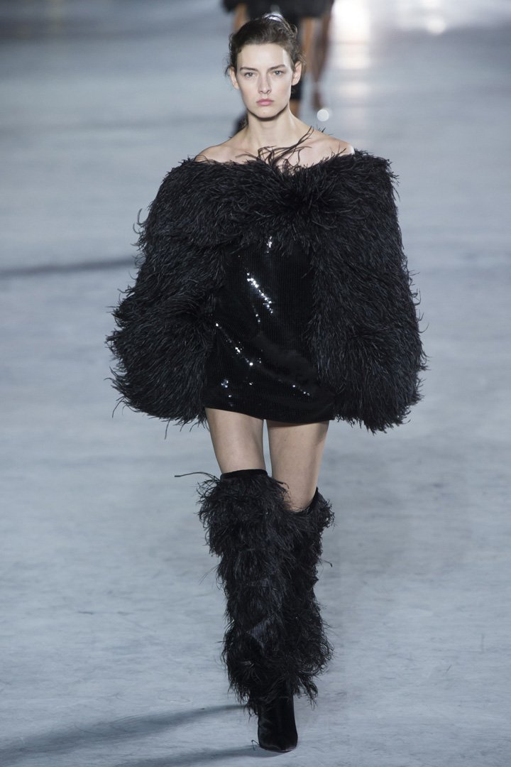 Saint Laurent（圣罗兰）2025巴黎时装周时装秀